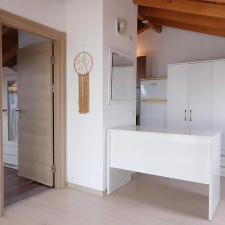 Your Charming Sea View Penthouse In דירה *