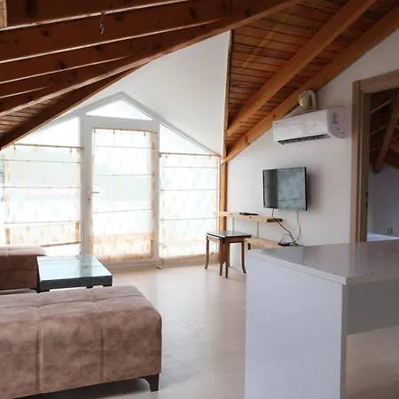 Your Charming Sea View Penthouse In דירה *